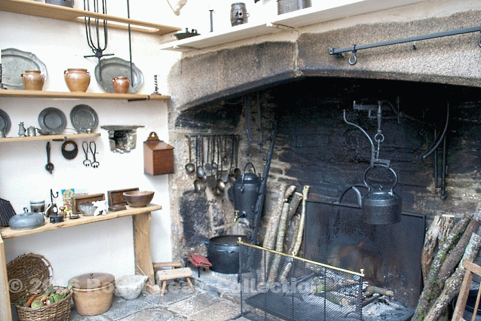 16th_century_kitchen_fireplace_-_tudor_england.png